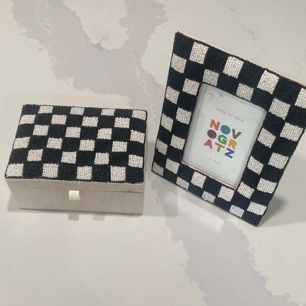 New Black and White Checkered Frame and Box Set - Picture 2 of 5